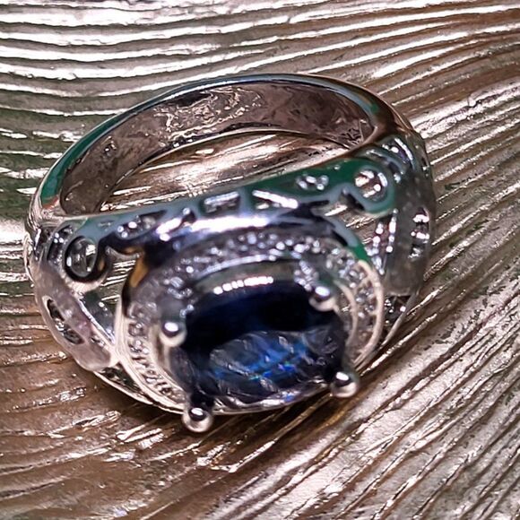 Sarah New ,925 Sterling Silver Plated Blue Cubic Zirconia Gem Ring Size 8 - Picture 3 of 5
